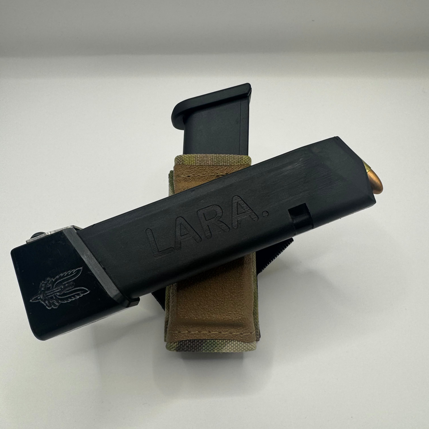Porte chargeur simple magnétique incliné 40° droitier KIWI - Esstac